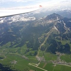 Flugwegposition um 12:03:57: Aufgenommen in der Nähe von Gemeinde Kirchdorf in Tirol, Österreich in 2257 Meter
